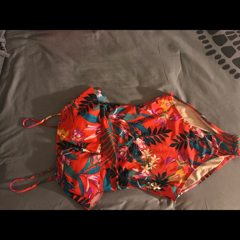 Old Navy 👙